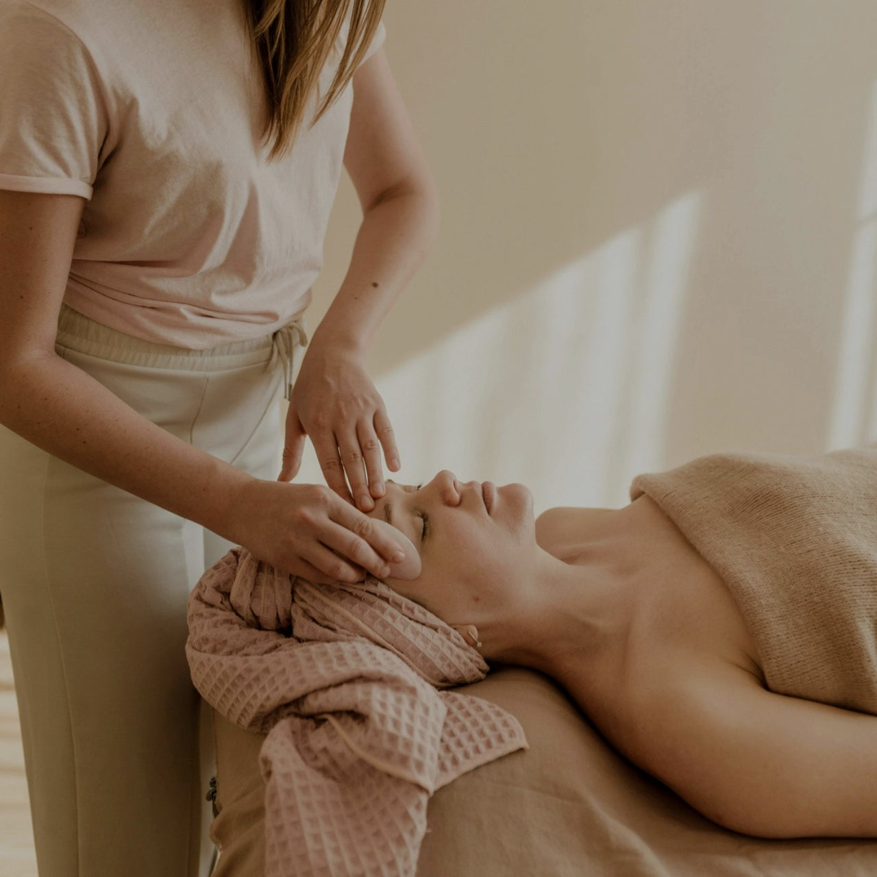 Ansigtsbehandling hos Feminine i Roskilde